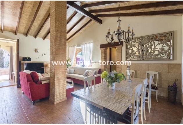 Venta - Villa / Chalet - Jalon - Jalón