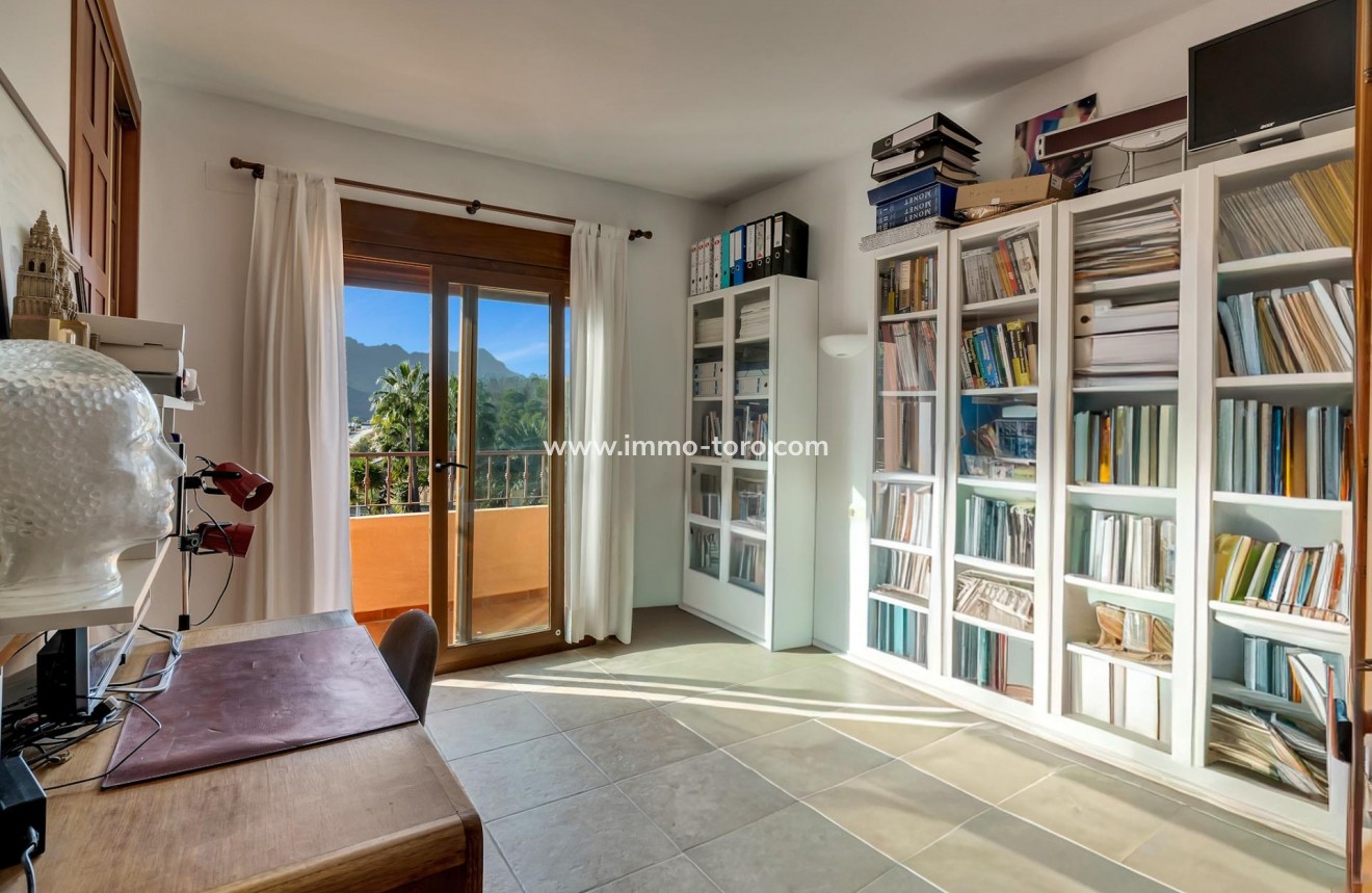 Herverkoop - Semi - Calpe - Cometa-Carrió