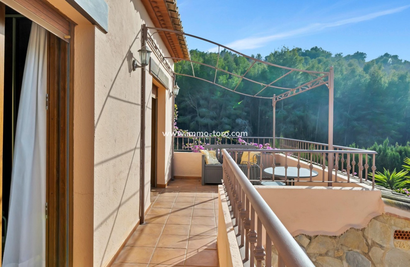 Herverkoop - Semi - Calpe - Cometa-Carrió