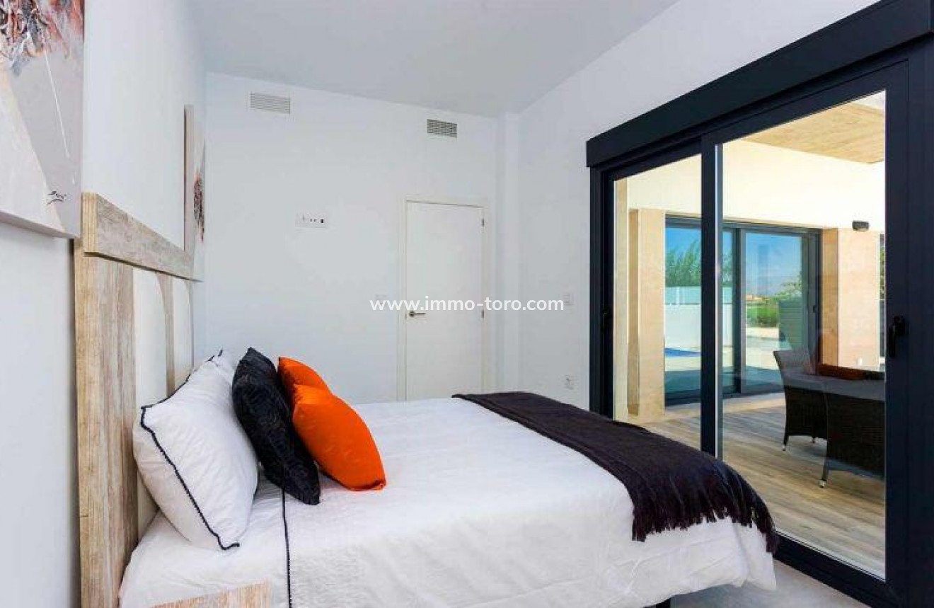 New Build - Detached house / Townhouse - Daya Nueva - CENTRO