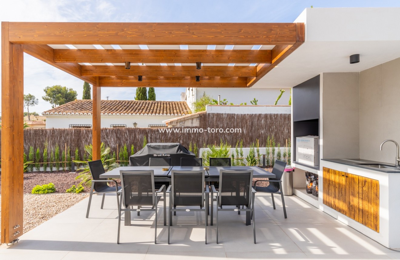 Resale - Villa - Benissa - La Fustera