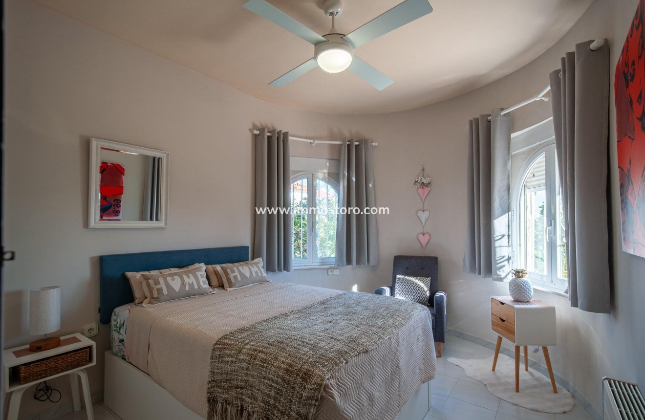 Resale - Villa - Calpe - Enchinent