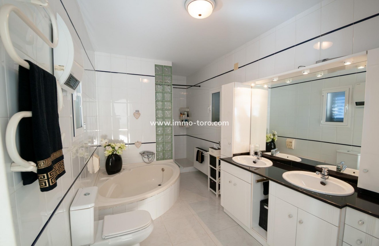 Resale - Villa - Calpe - Enchinent