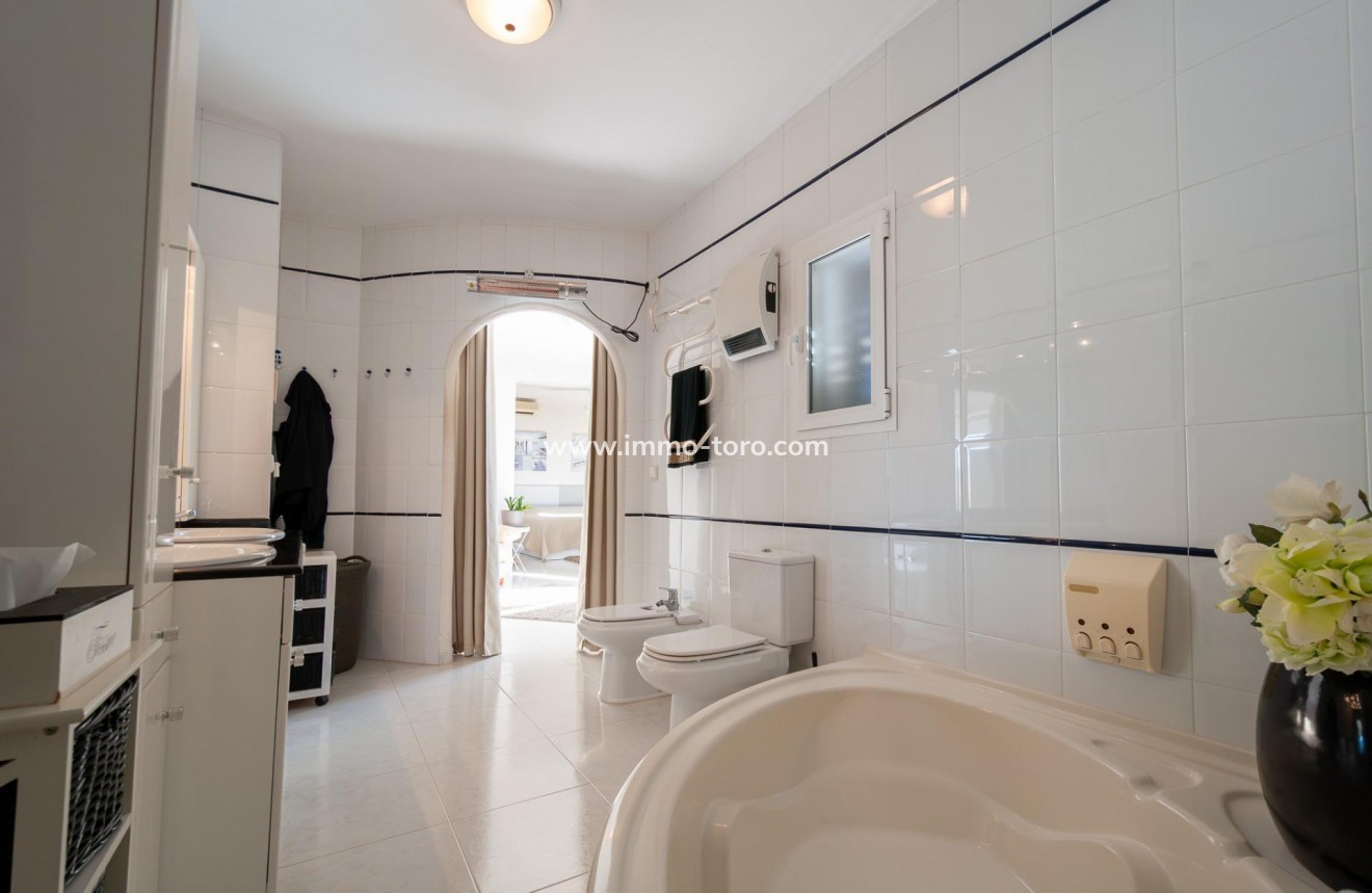 Resale - Villa - Calpe - Enchinent