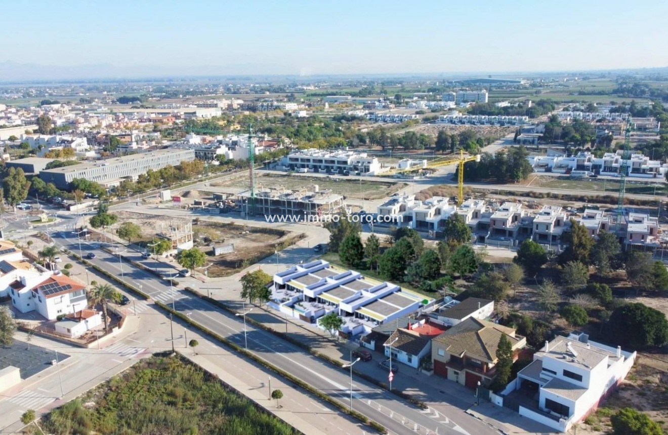 New Build - Detached house / Townhouse - Dolores - Sector 3