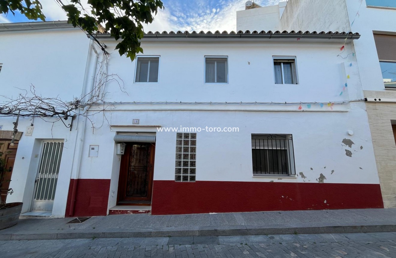 Revente - Maison de village  - Orba