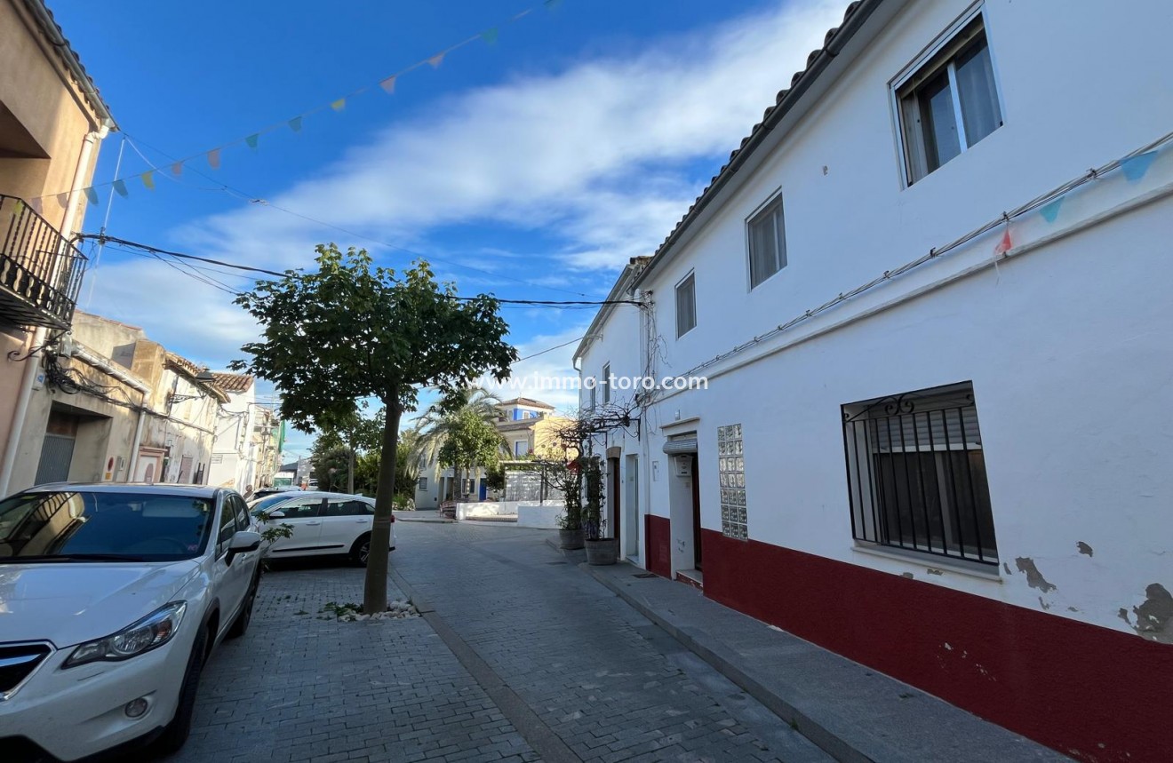 Revente - Maison de village  - Orba