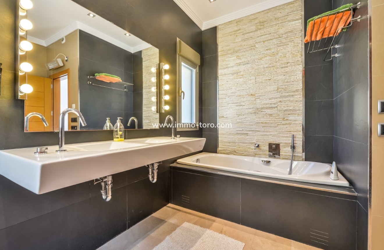 Resale - Villa - Benissa - La Fustera