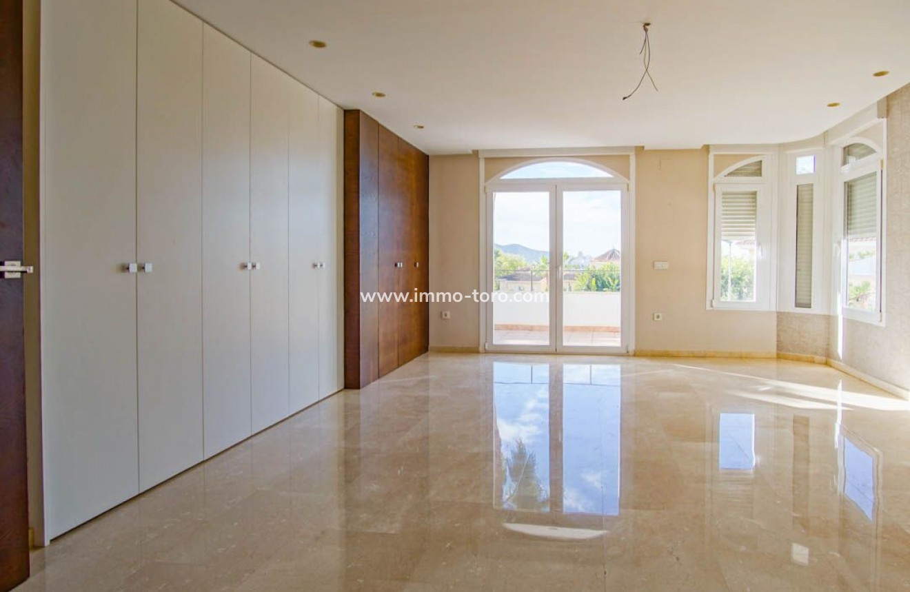 Resale - Villa - l'Alfas del Pi - Alfaz del PI Pueblo-Urbanizaciones