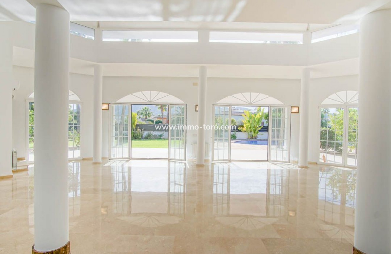 Resale - Villa - l'Alfas del Pi - Alfaz del PI Pueblo-Urbanizaciones