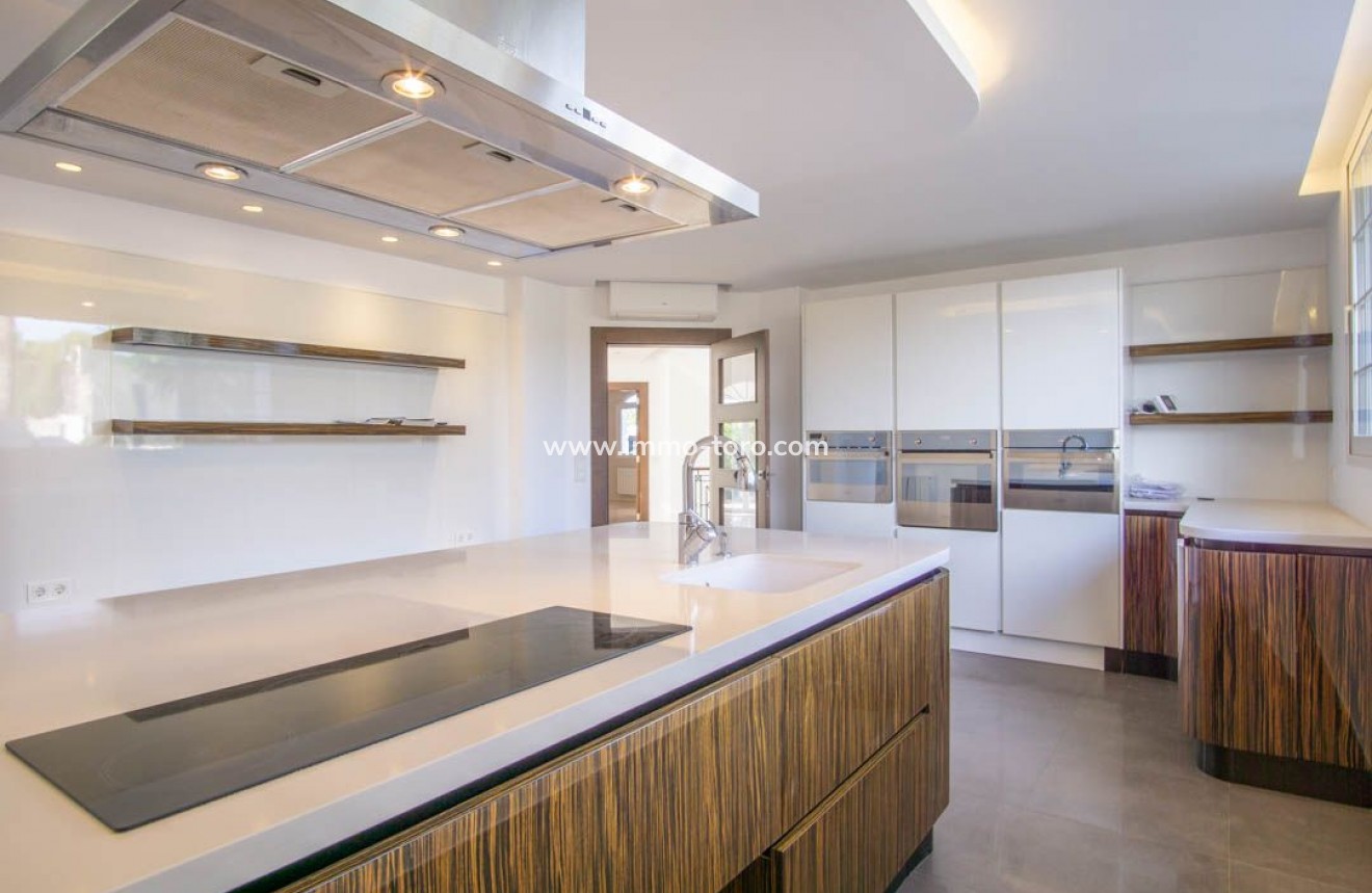 Resale - Villa - l'Alfas del Pi - Alfaz del PI Pueblo-Urbanizaciones