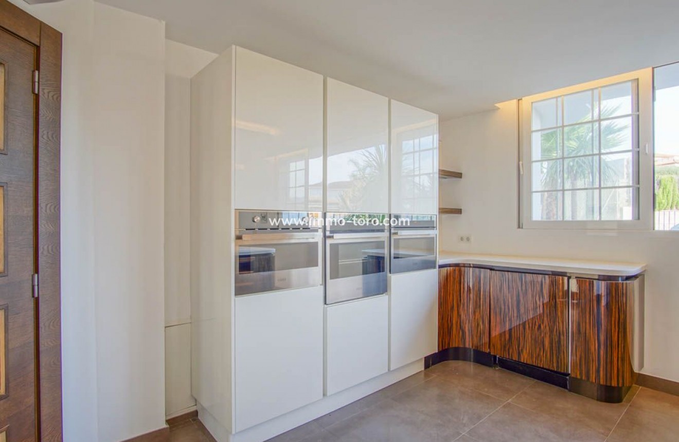 Resale - Villa - l'Alfas del Pi - Alfaz del PI Pueblo-Urbanizaciones