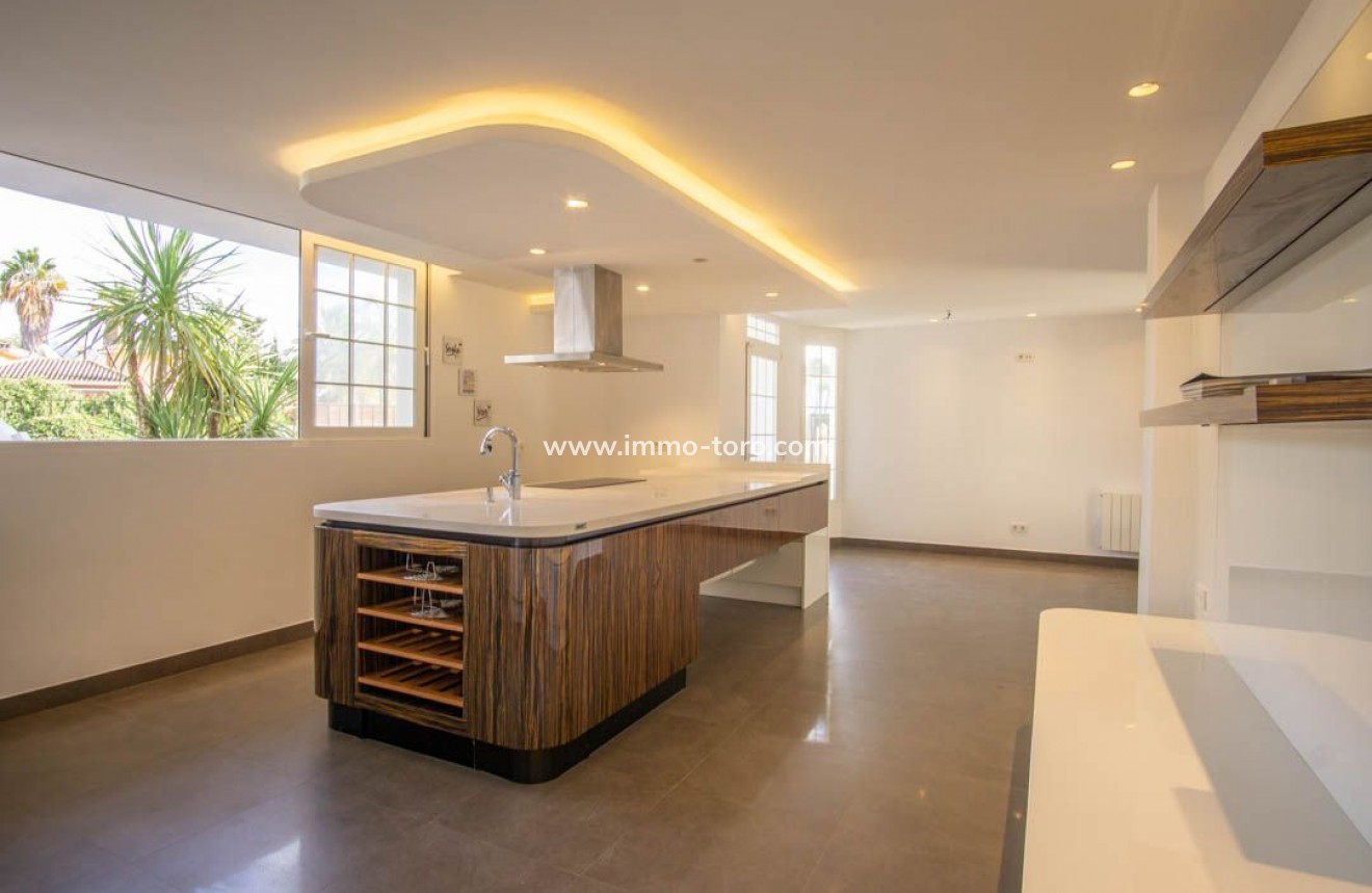 Resale - Villa - l'Alfas del Pi - Alfaz del PI Pueblo-Urbanizaciones