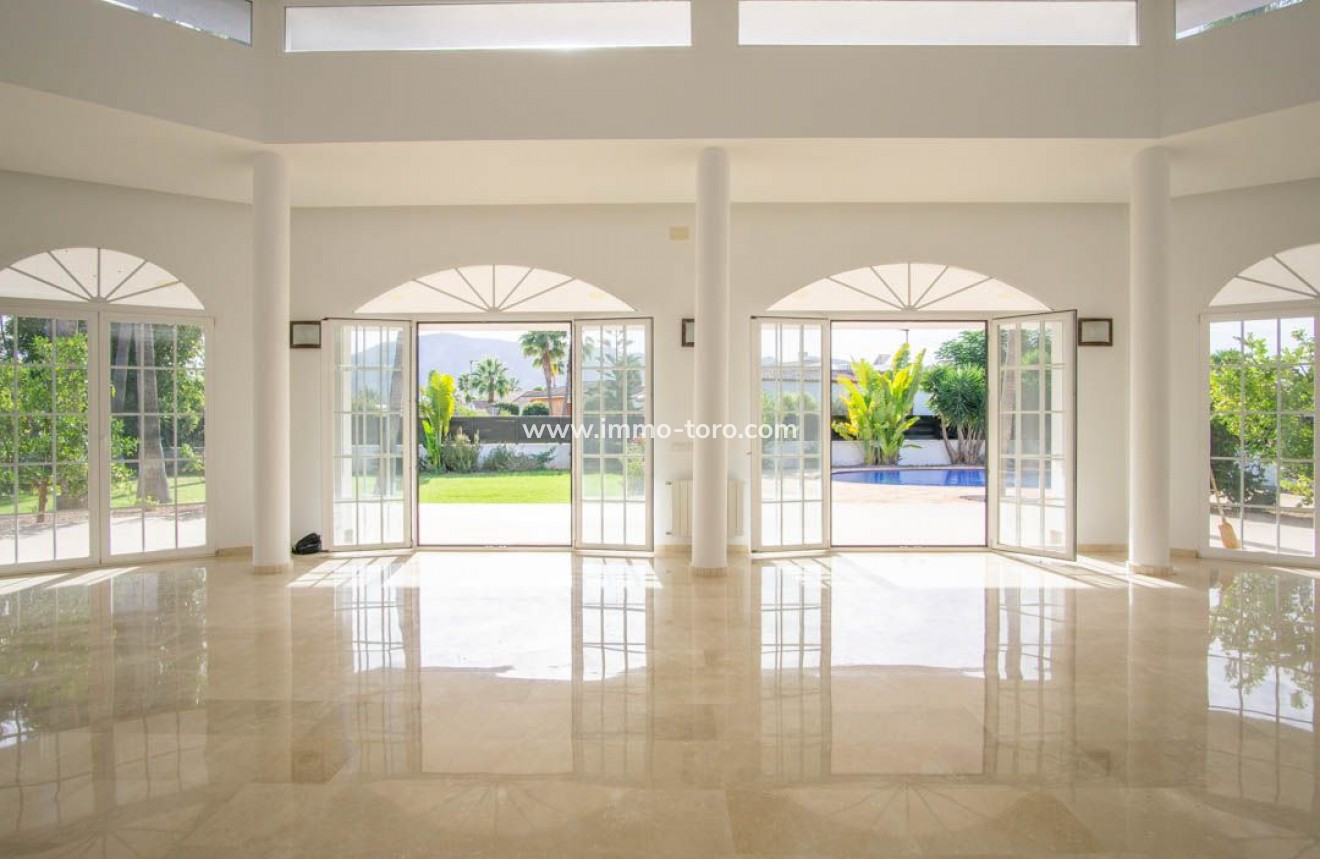 Resale - Villa - l'Alfas del Pi - Alfaz del PI Pueblo-Urbanizaciones