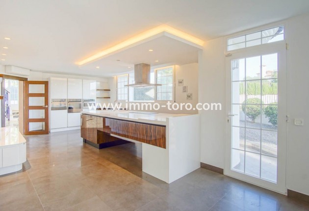 Resale - Villa - l'Alfas del Pi - Alfaz del PI Pueblo-Urbanizaciones