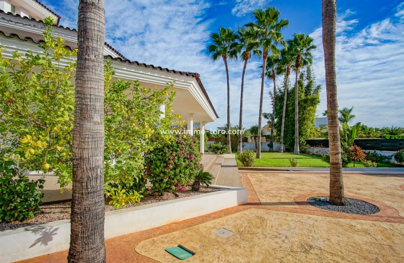 Resale - Villa - l'Alfas del Pi - Alfaz del PI Pueblo-Urbanizaciones