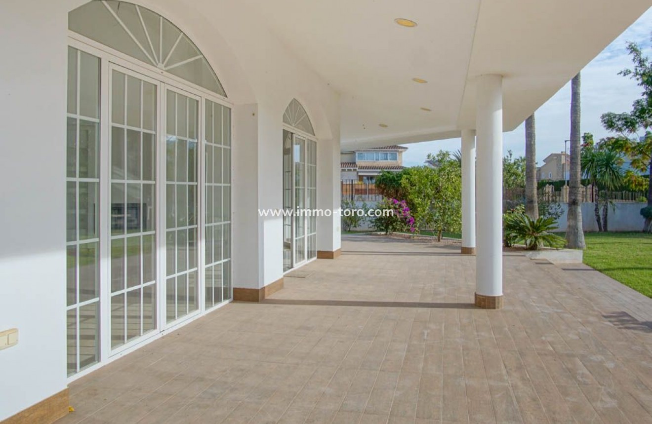 Resale - Villa - l'Alfas del Pi - Alfaz del PI Pueblo-Urbanizaciones