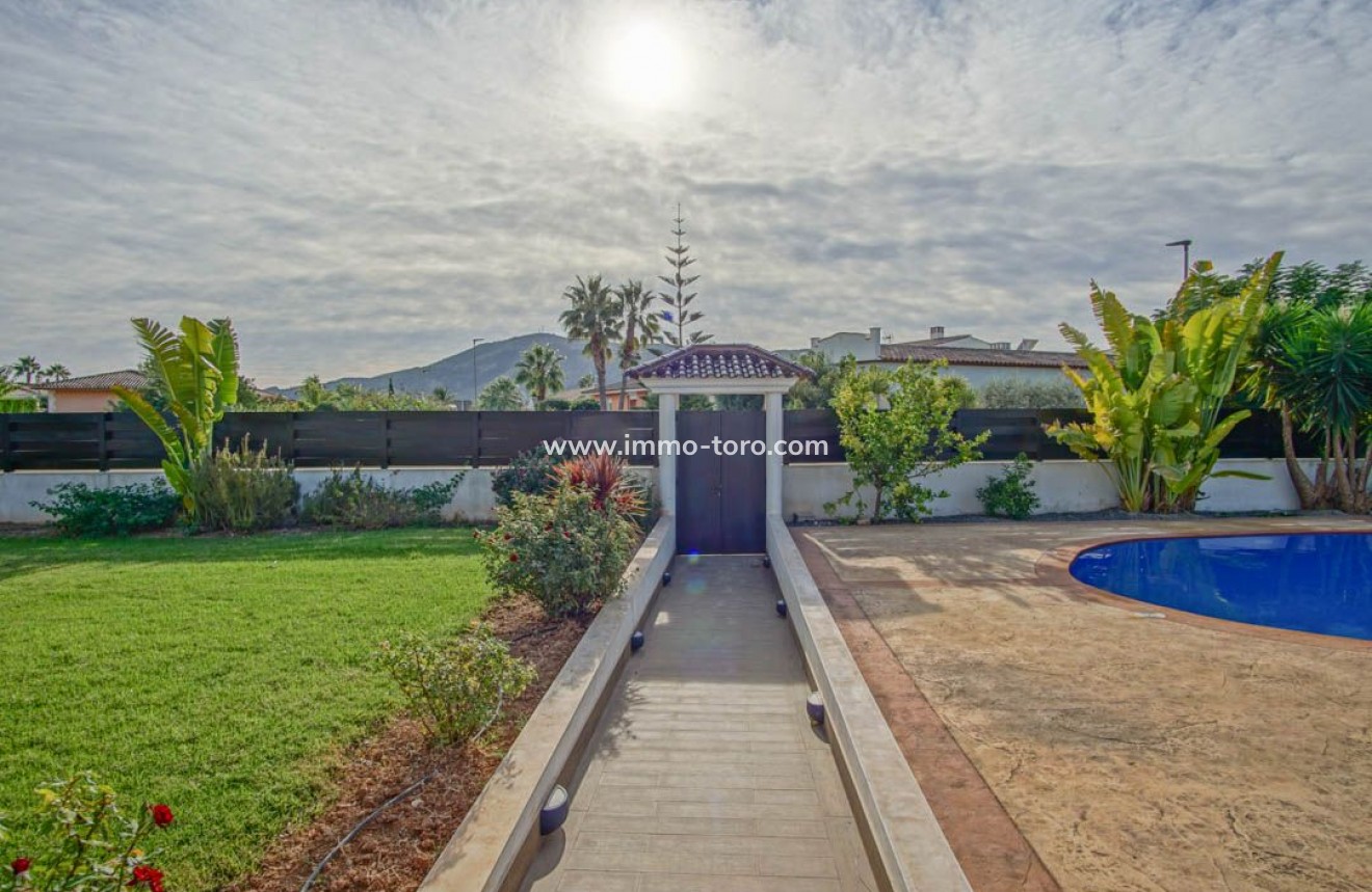 Resale - Villa - l'Alfas del Pi - Alfaz del PI Pueblo-Urbanizaciones