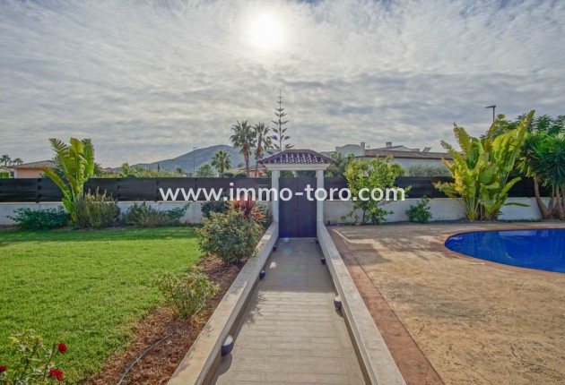 Resale - Villa - l'Alfas del Pi - Alfaz del PI Pueblo-Urbanizaciones