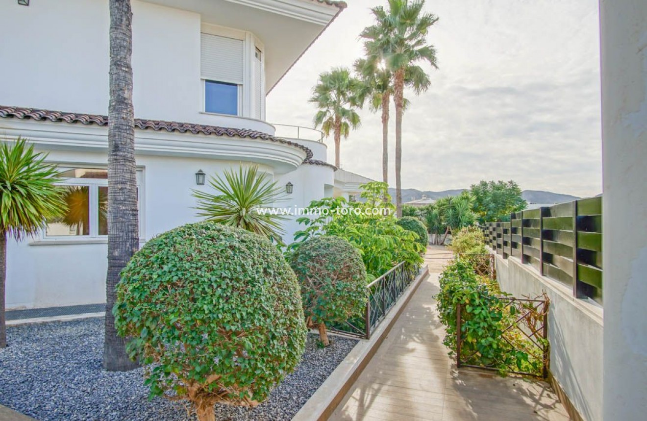 Resale - Villa - l'Alfas del Pi - Alfaz del PI Pueblo-Urbanizaciones