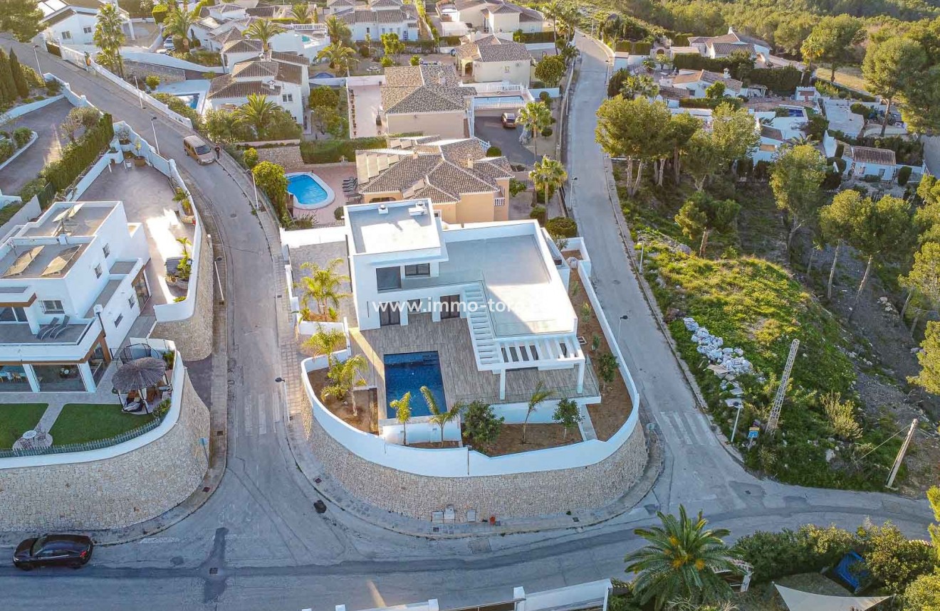 Resale - Villa - Moraira - Benimeit