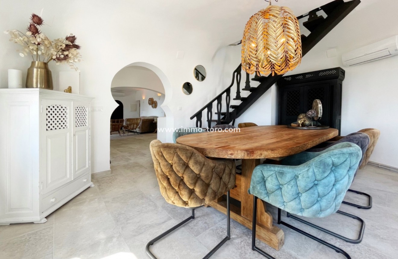 Resale - Villa - Moraira - Benimeit