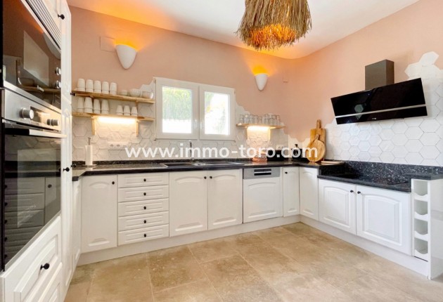 Resale - Villa - Moraira - Benimeit