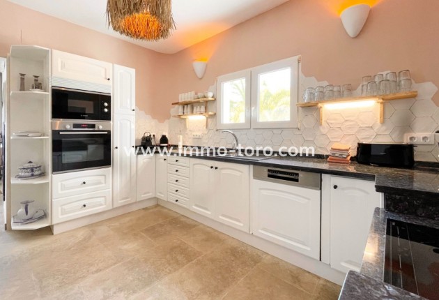 Resale - Villa - Moraira - Benimeit