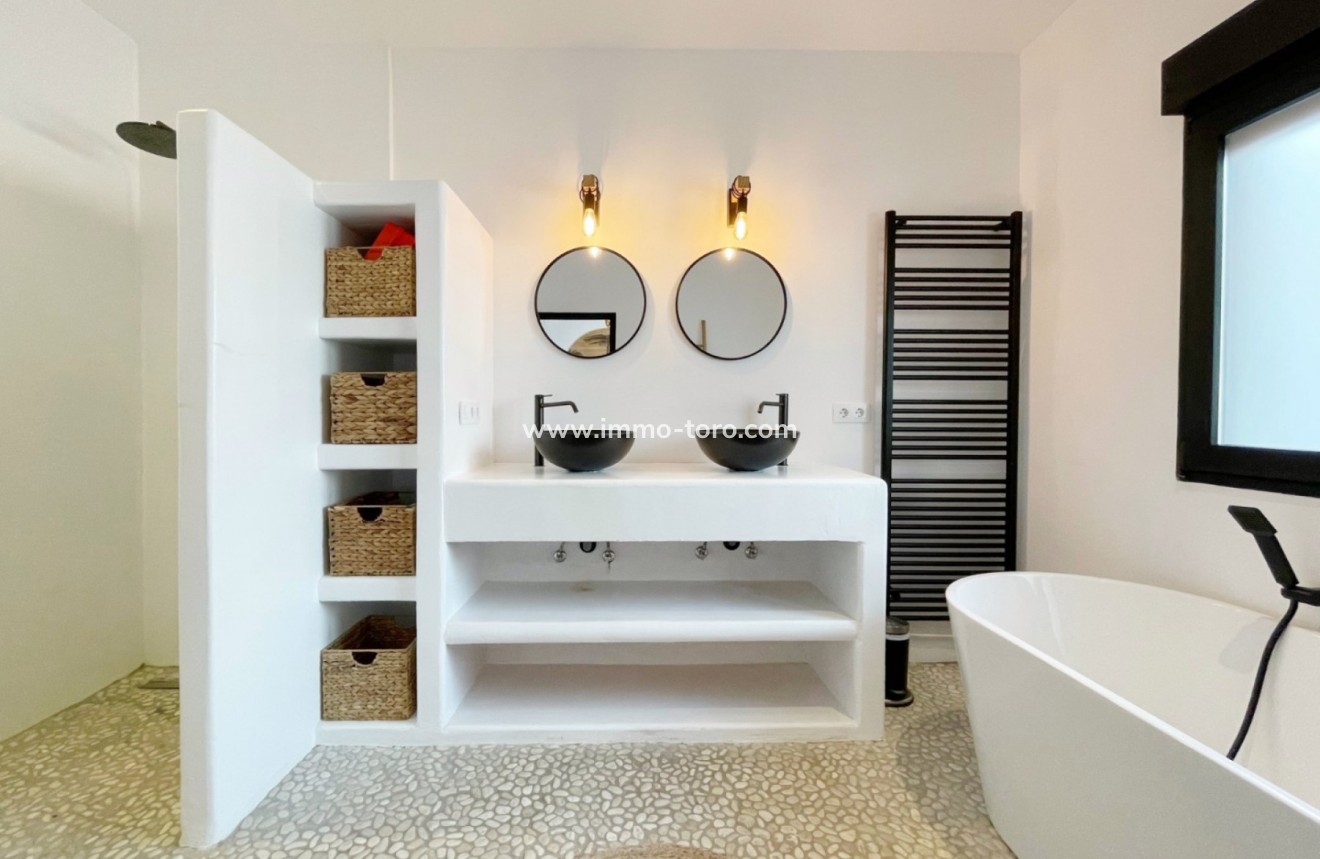 Resale - Villa - Moraira - Benimeit