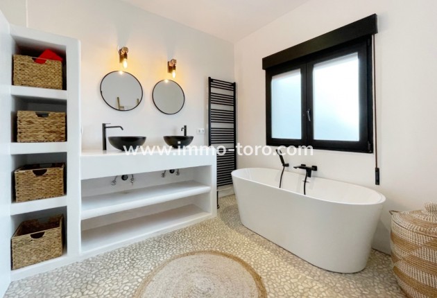 Resale - Villa - Moraira - Benimeit