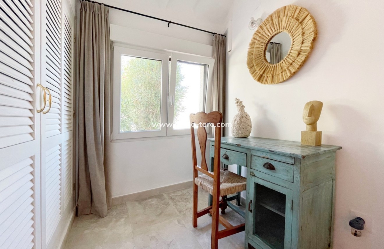 Resale - Villa - Moraira - Benimeit