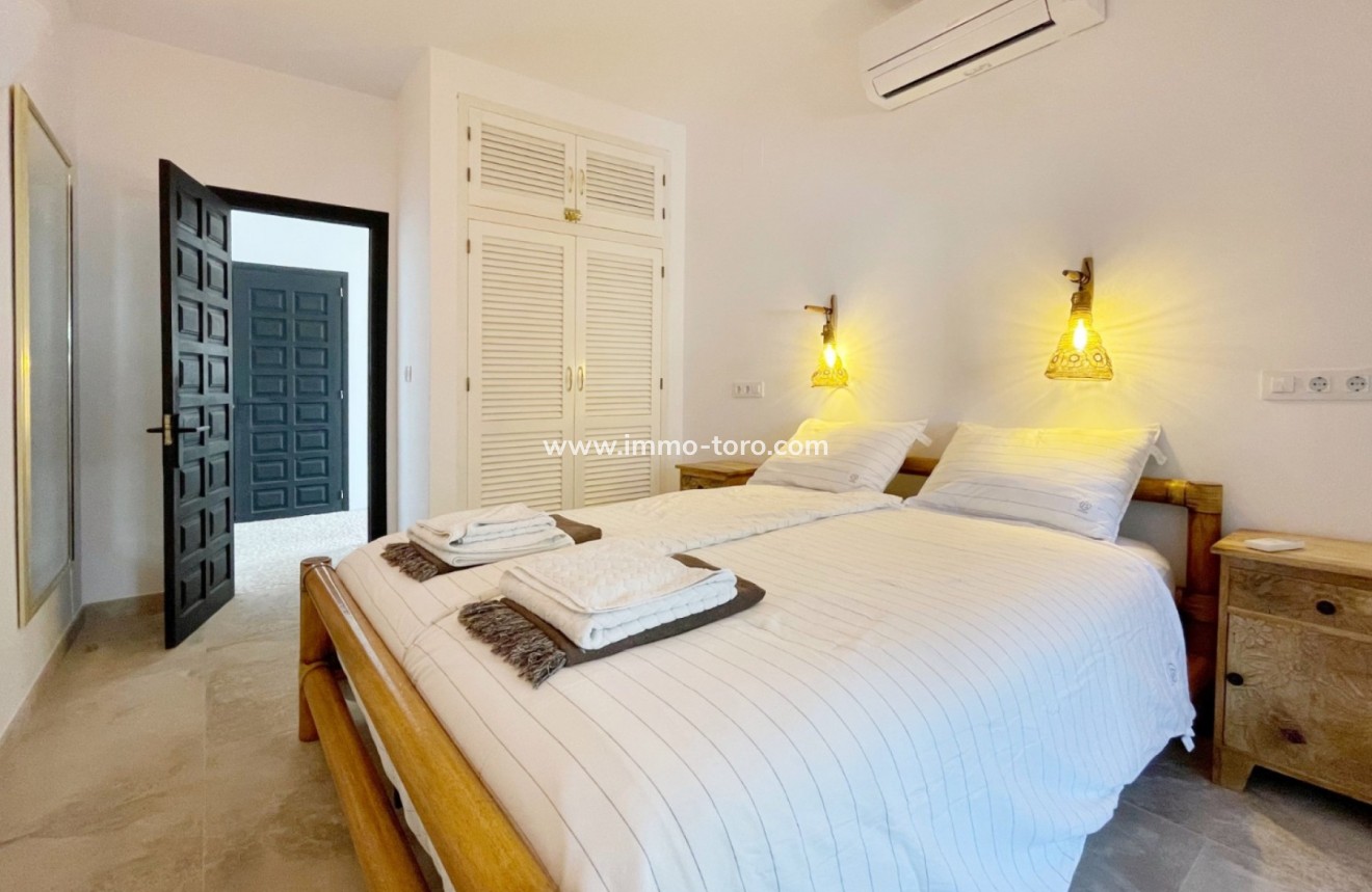 Resale - Villa - Moraira - Benimeit