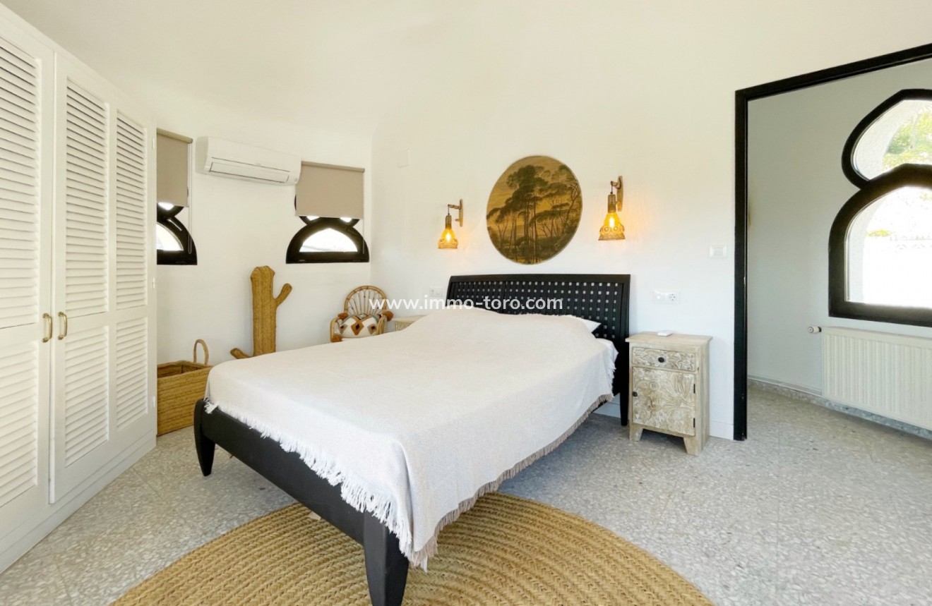 Resale - Villa - Moraira - Benimeit