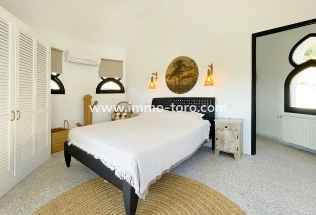 Resale - Villa - Moraira - Benimeit