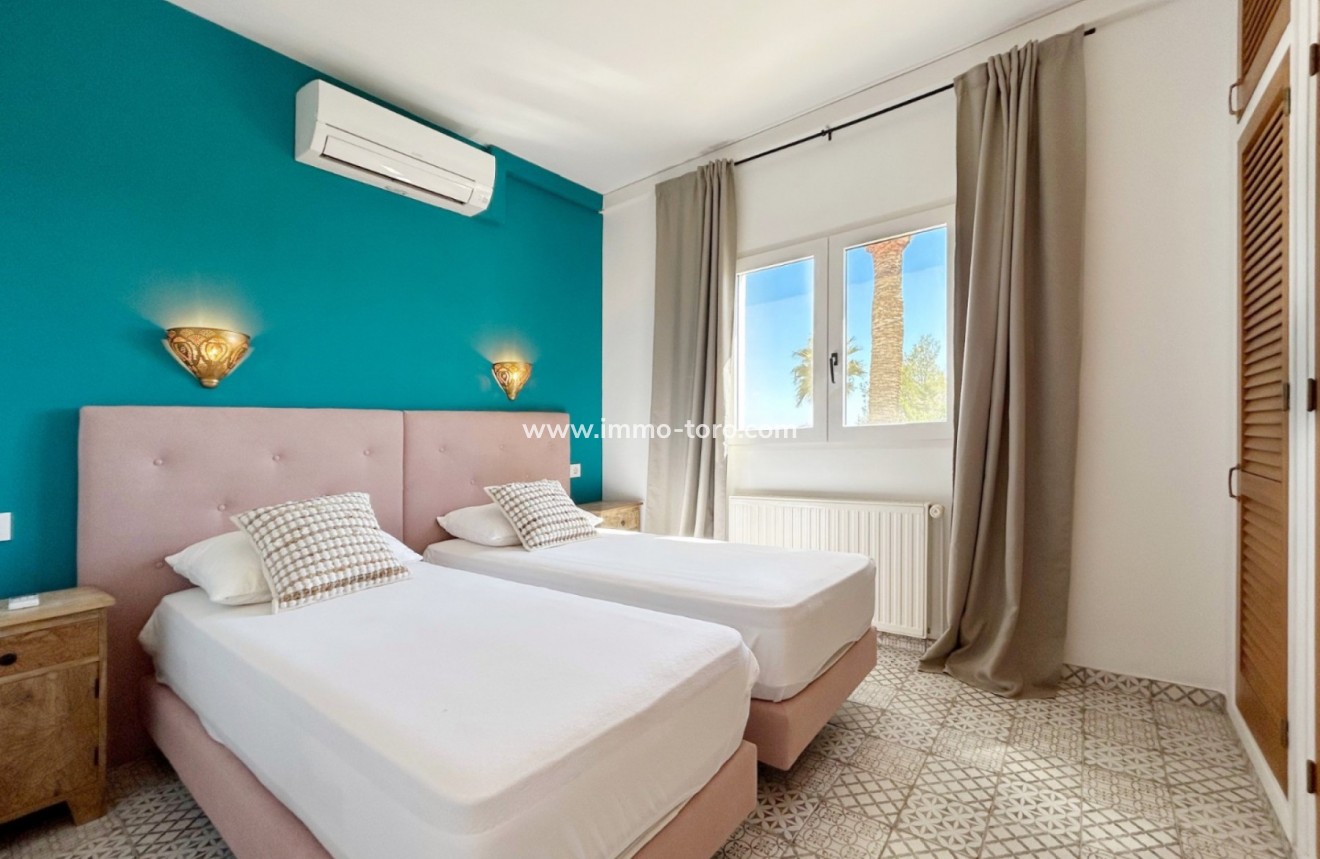 Resale - Villa - Moraira - Benimeit