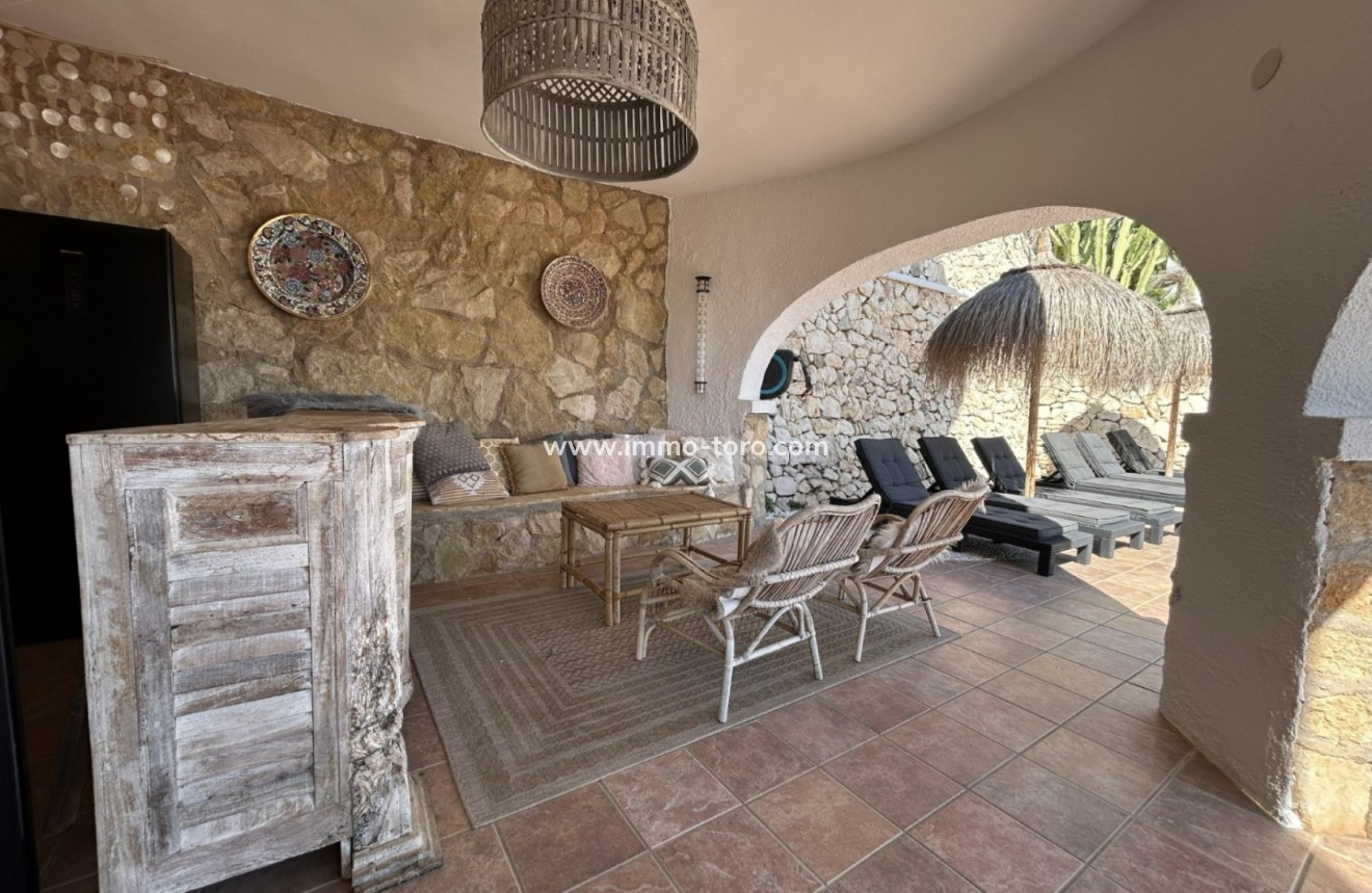 Resale - Villa - Moraira - Benimeit