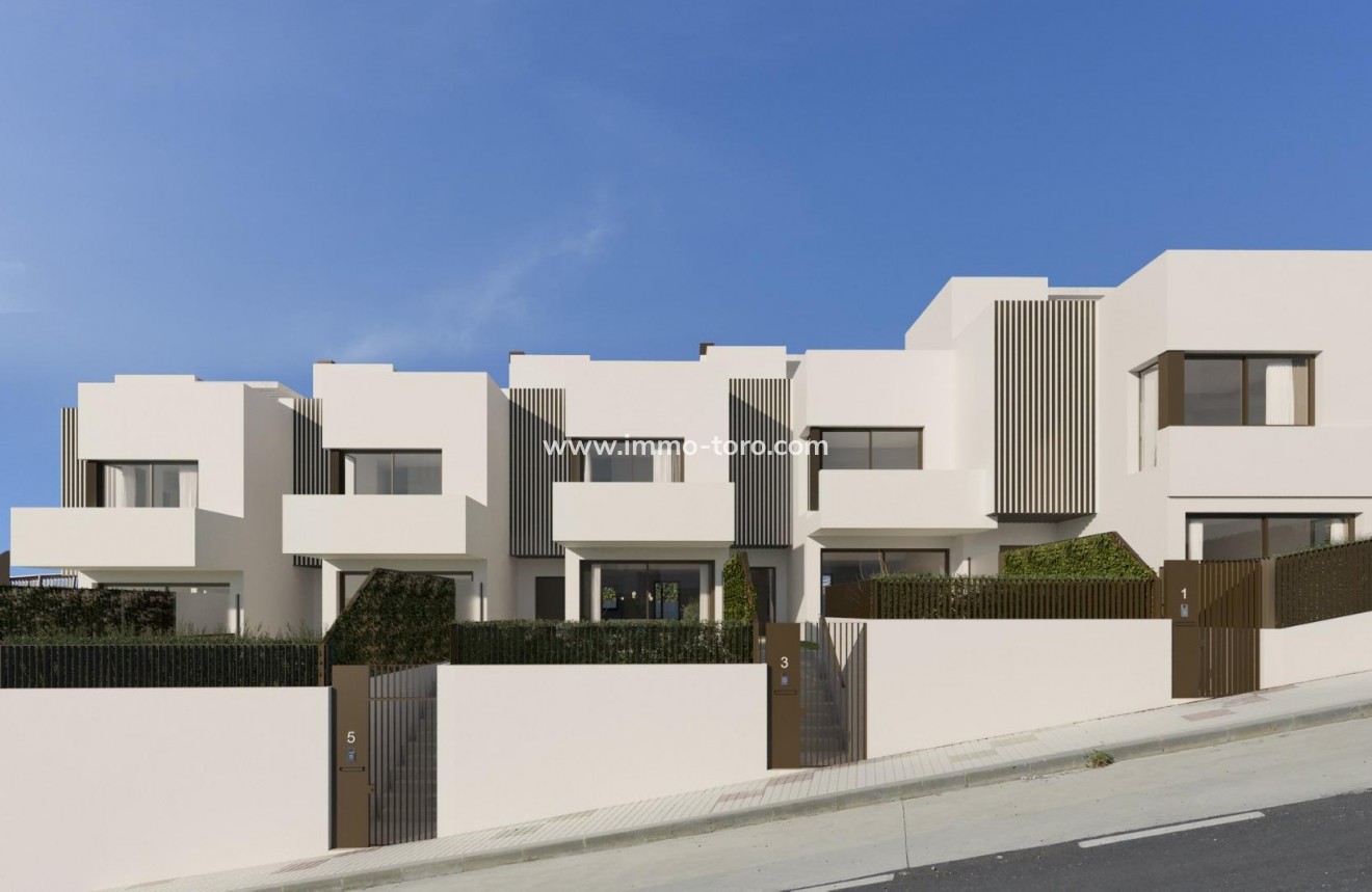 New Build - Detached house / Townhouse - rincon de la victoria - pueblo
