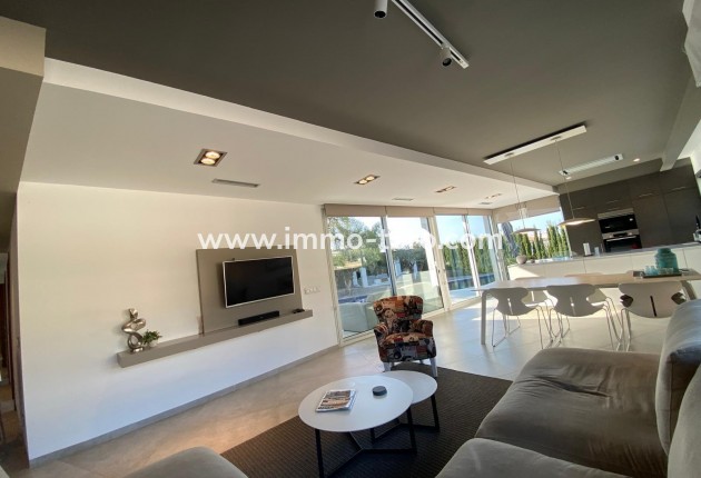 Resale - Villa - Benissa