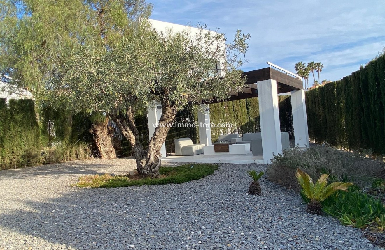 Resale - Villa - Benissa