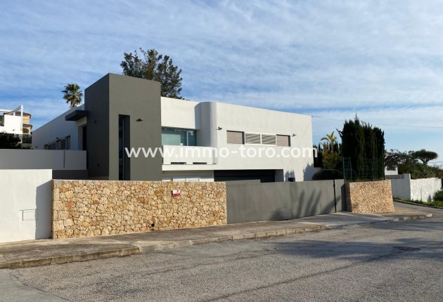 Resale - Villa - Benissa