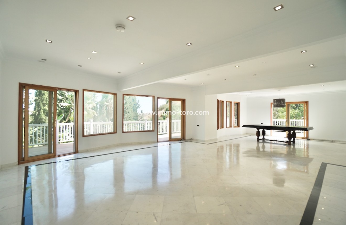 Resale - Villas - Benhavis - El Paraiso Alto