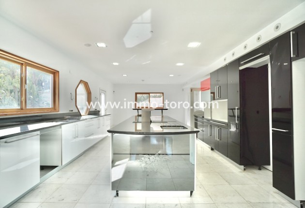 Resale - Villas - Benhavis - El Paraiso Alto