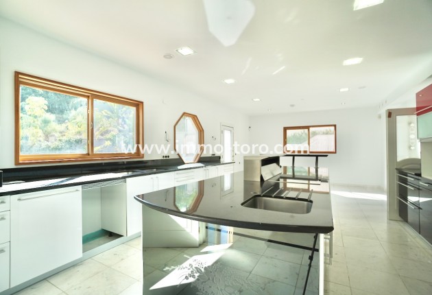 Resale - Villas - Benhavis - El Paraiso Alto