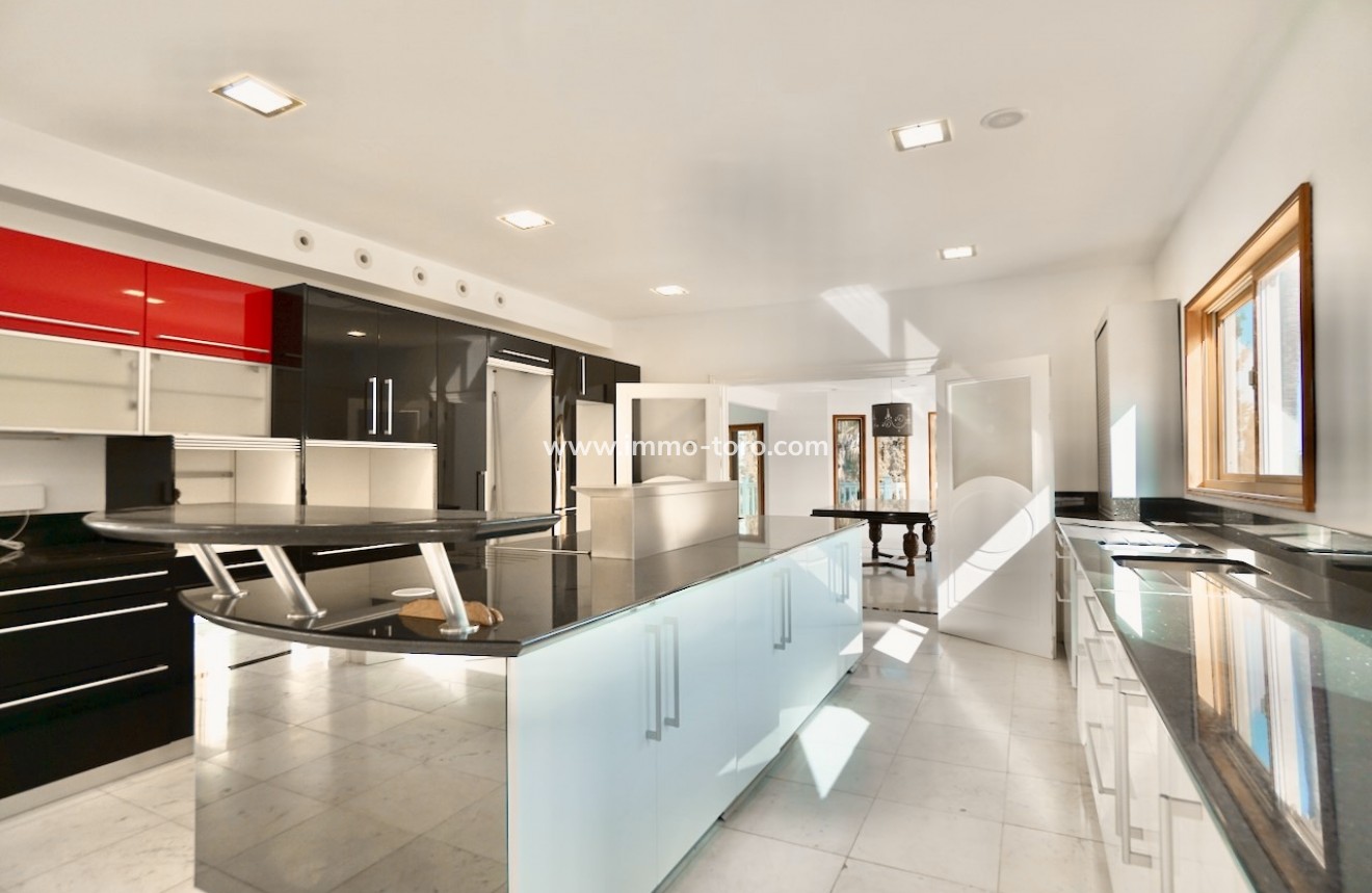 Resale - Villas - Benhavis - El Paraiso Alto