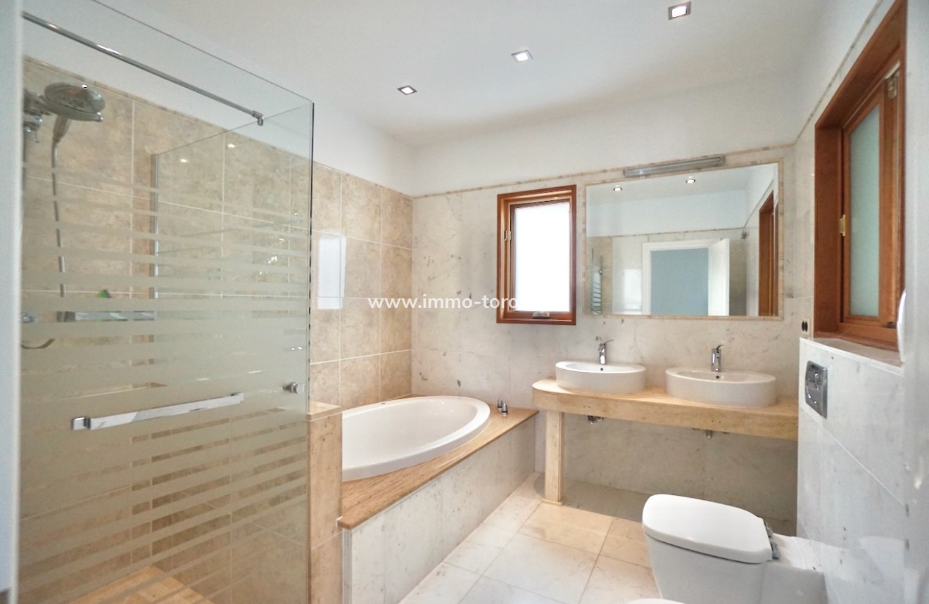 Resale - Villas - Benhavis - El Paraiso Alto