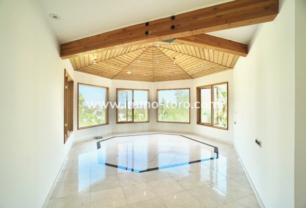 Resale - Villas - Benhavis - El Paraiso Alto