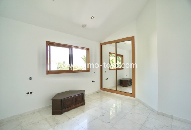 Resale - Villas - Benhavis - El Paraiso Alto