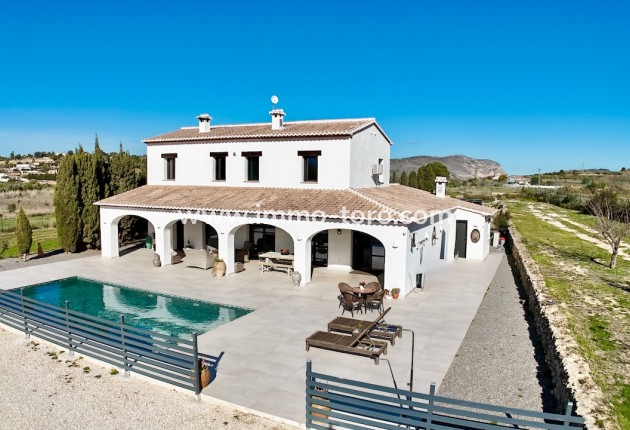 Resale - Villa - Benissa - Partida Paratella