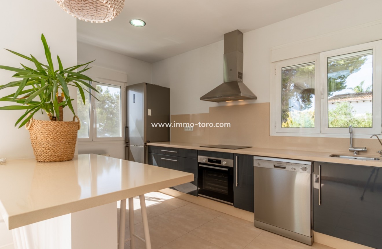 Resale - Villa - Moraira - Benimeit