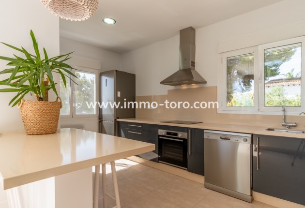 Resale - Villa - Moraira - Benimeit